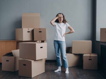 How To Prepare For Movers: Simple Moving Day Checklist