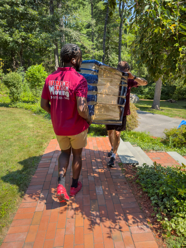 How Many Movers Do You Need for Your Move?