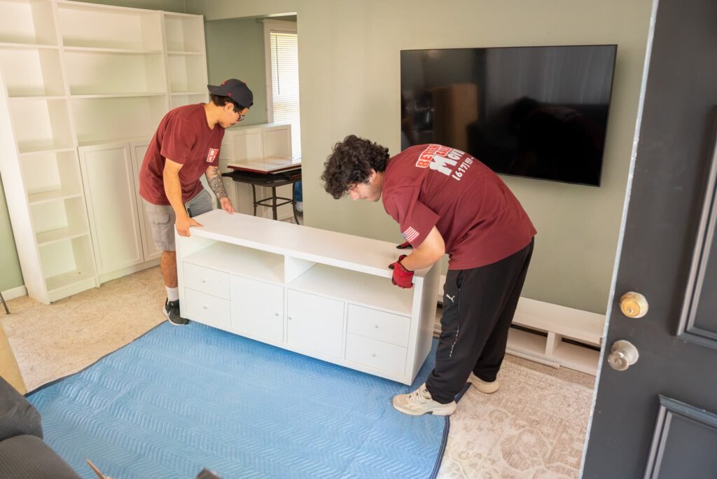 How to Prepare Your Apartment Before Movers Arrive